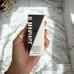 IL MAKIAGE Foundation - Woke Up Like This | #60 Natural Matte